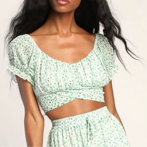 Lulus Green Floral cottage core  Crop Top size Medium 
NWT  retail 52$